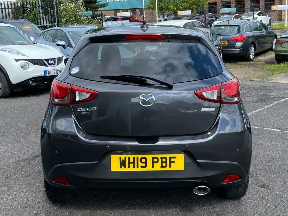 2019-mazda-mazda2-big-16