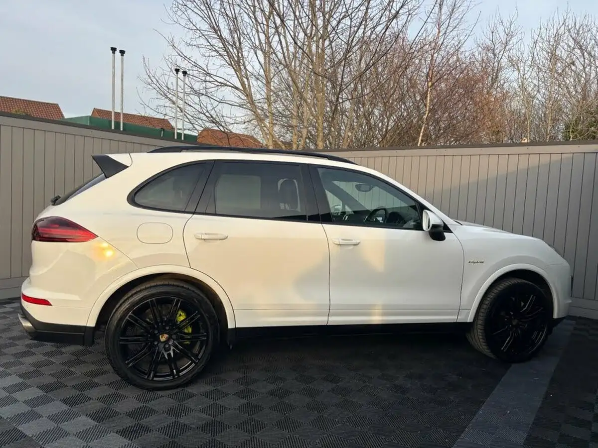 2017-porsche-cayenne-30-s-e-hybrid-platinum-edition-big-16