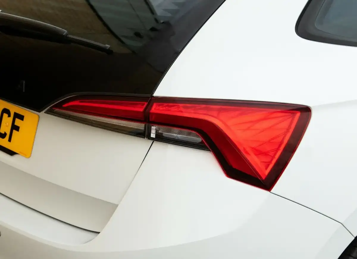 2021-skoda-scala-15-tsi-monte-carlo-dsg-big-5