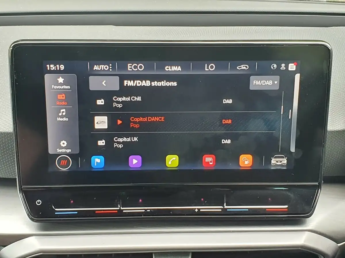2024-seat-leon-14-e-hybrid-fr-hatchback-big-21