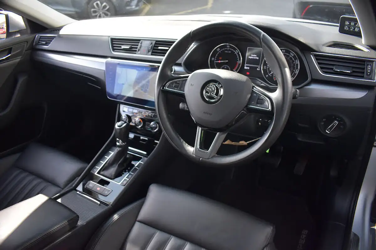 2017-skoda-superb-big-7
