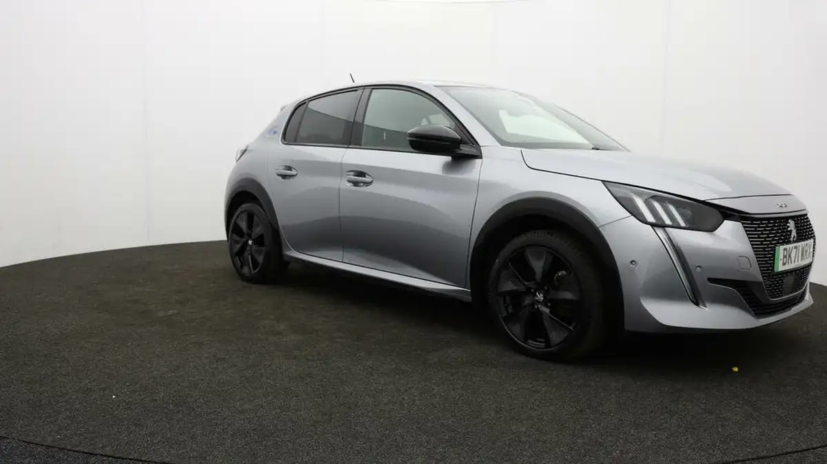 2021-peugeot-208-e-gt-50kwh-big-40