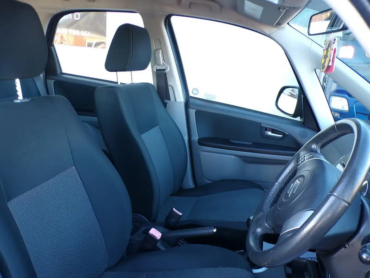 2008-suzuki-sx4-16-glx-4grip-big-10