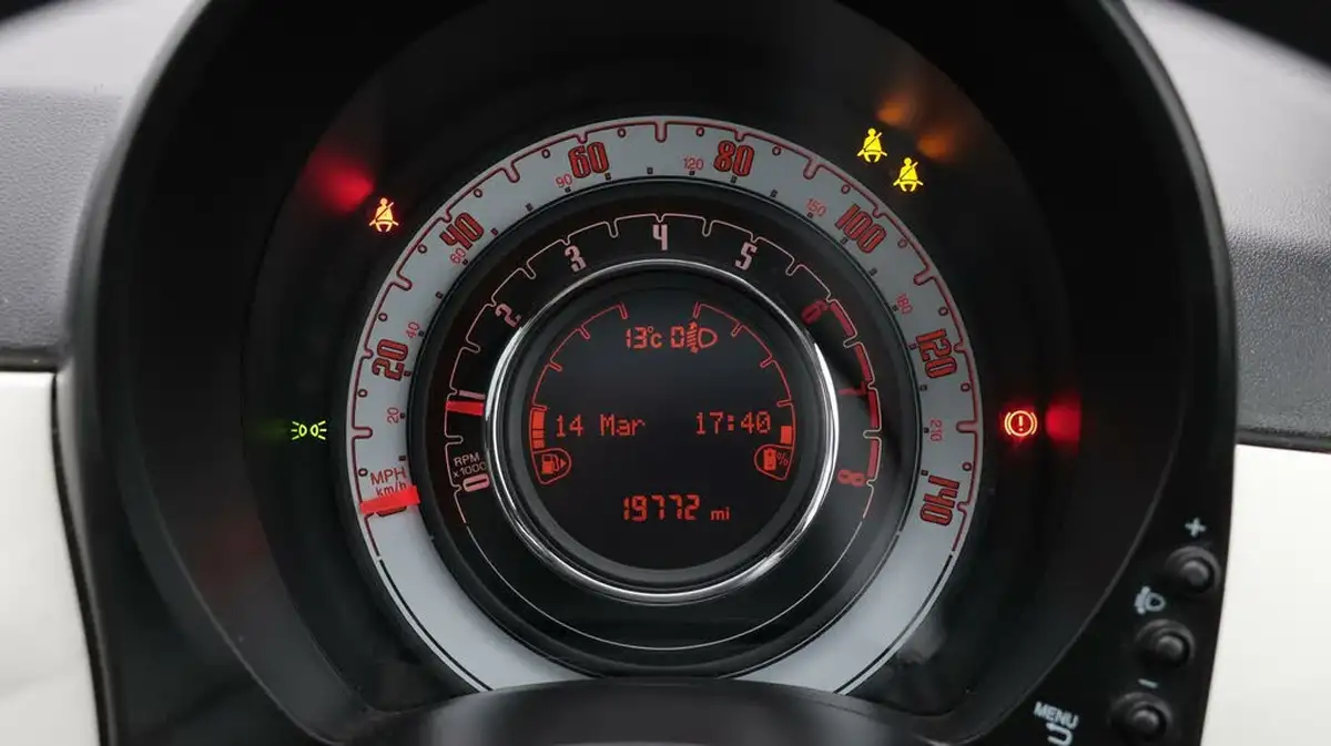 2021-fiat-500-10-dolcevita-big-10