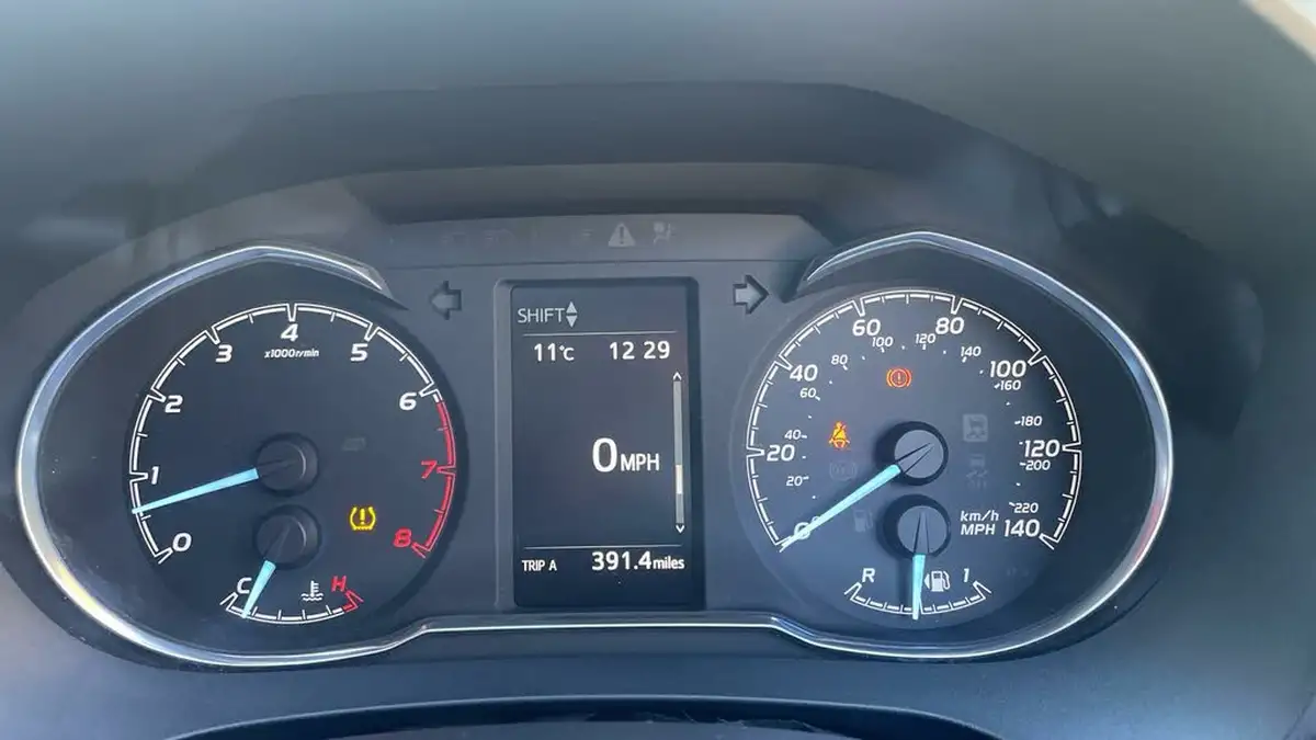 2020-toyota-yaris-15-vvt-i-y20-111bhp-1496cc-big-8