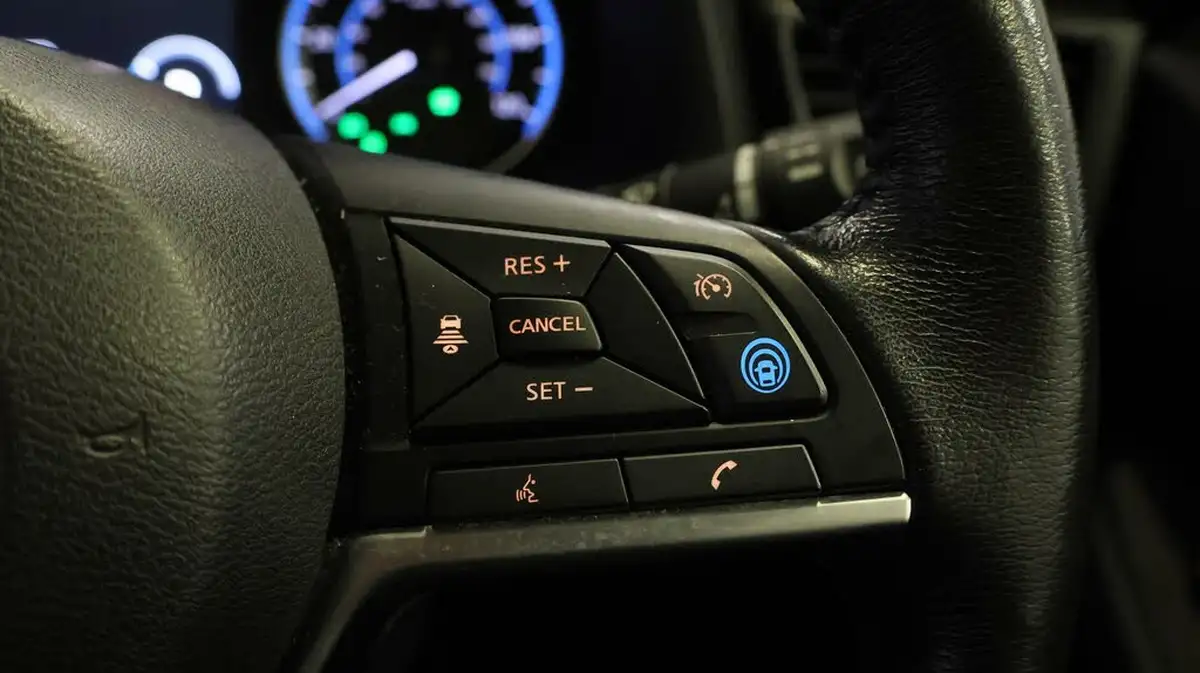 2021-nissan-leaf-e-tekna-big-22