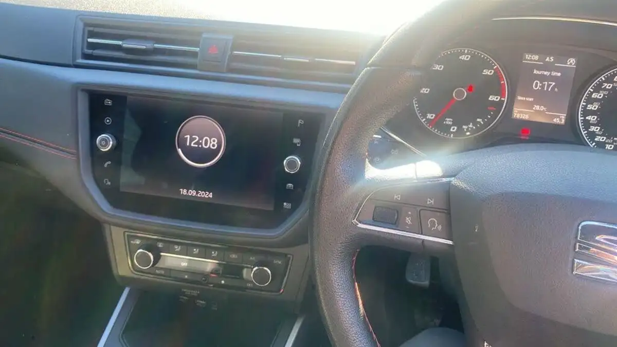 2018-seat-arona-16tdi-fr-big-13