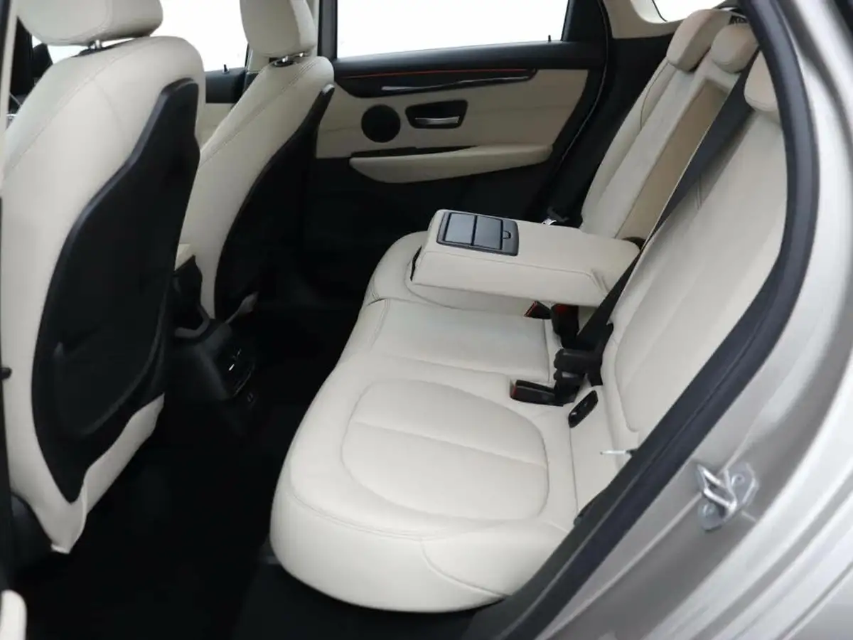 2021-bmw-2-series-20-220i-luxury-active-big-10