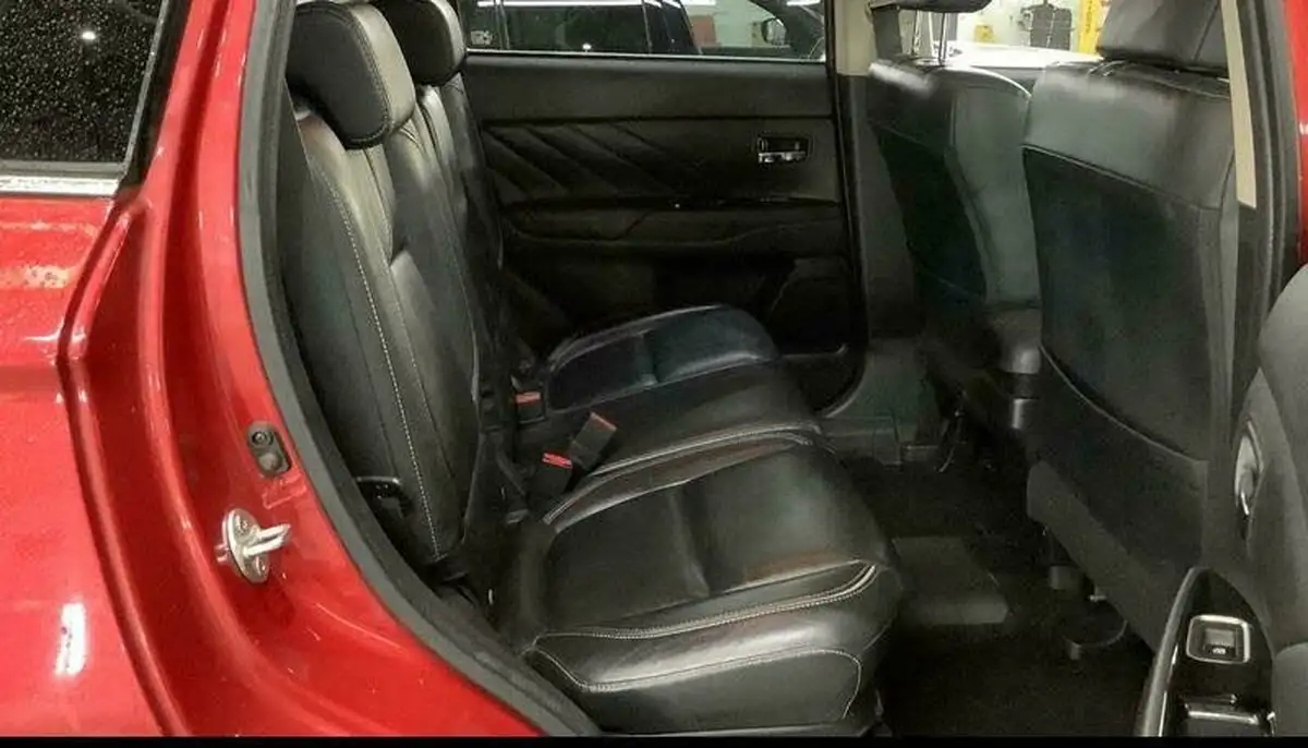 2015-mitsubishi-outlander-20-gx4h-phev-big-4