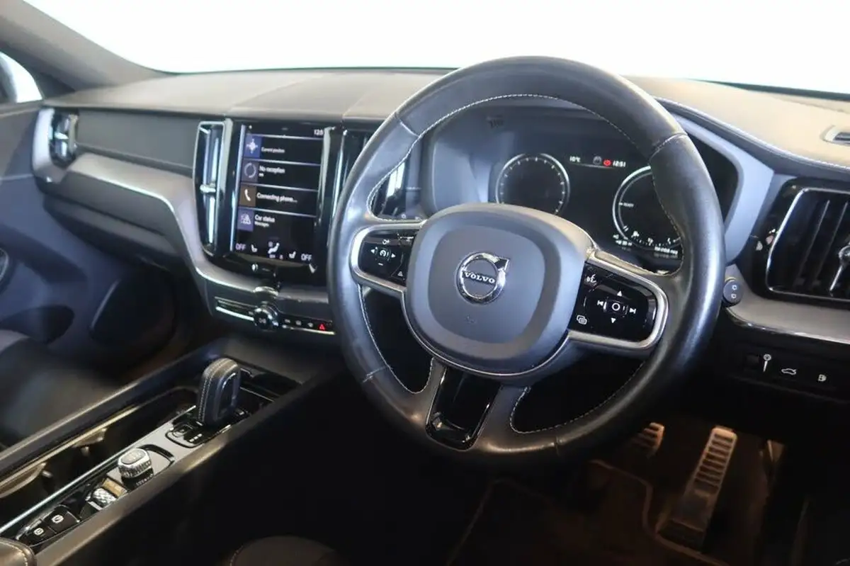 2021-volvo-xc60-20-t8-r-design-pro-390bhp-twin-engine-big-3