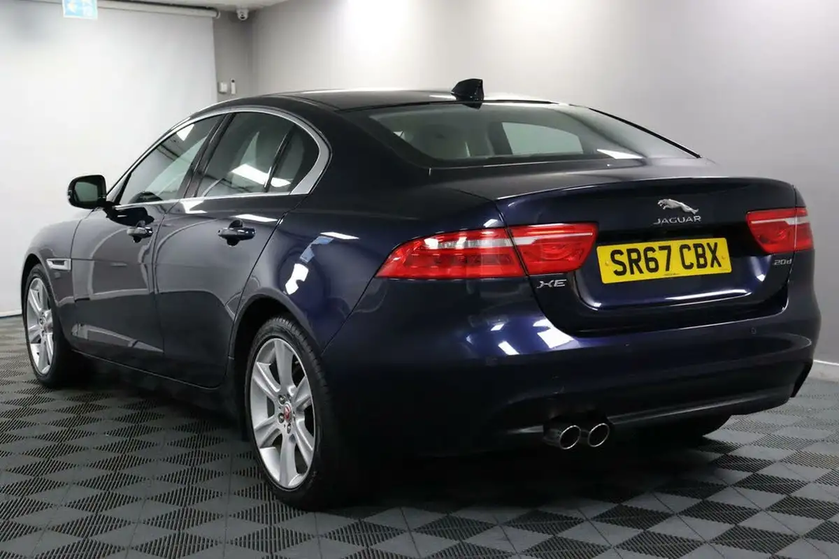 2017-jaguar-xe-20d-portfolio-180ps-ss-1999cc-auto-big-7