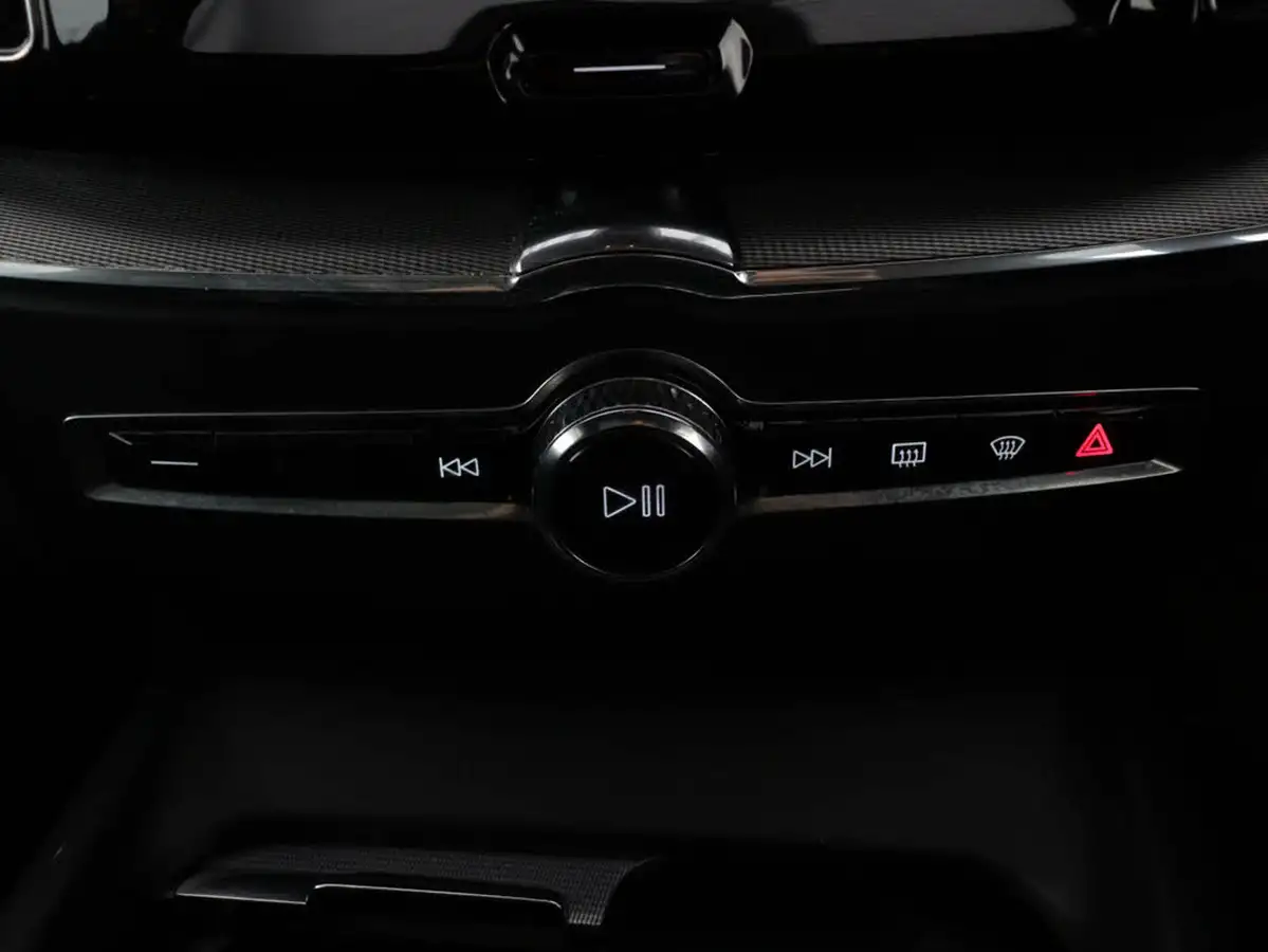 2021-volvo-xc60-20-t6-r-design-350bhp-plug-in-hybrid-big-25