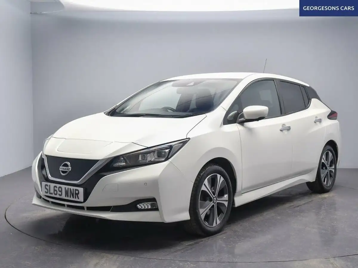 2019-nissan-leaf-e-tekna-big-4