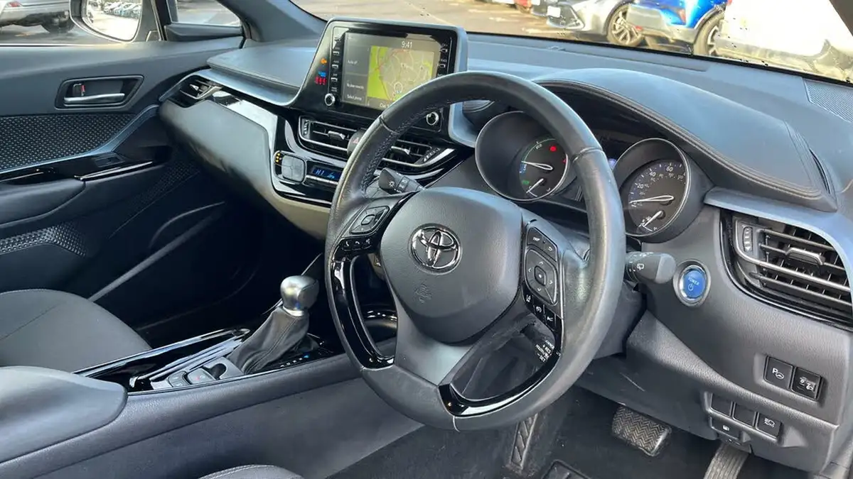 2021-toyota-c-hr-18-vvt-i-design-big-20