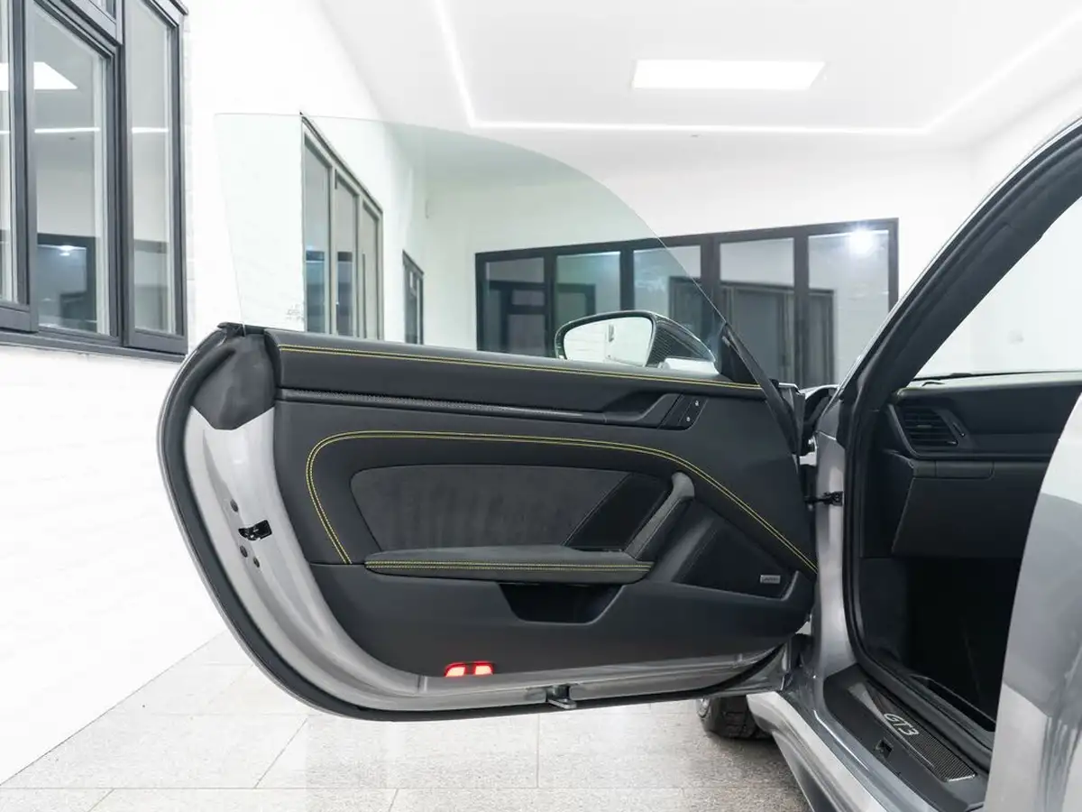 2022-porsche-911-40-gt3-rwd-big-24