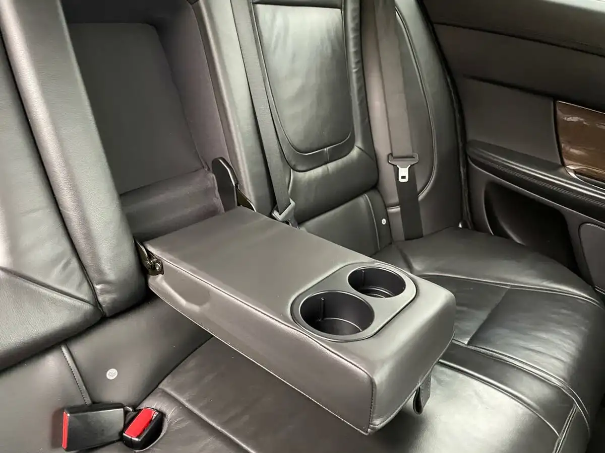 2014-jaguar-xf-22td-premium-luxury-200ps-sportbrake-5d-big-35