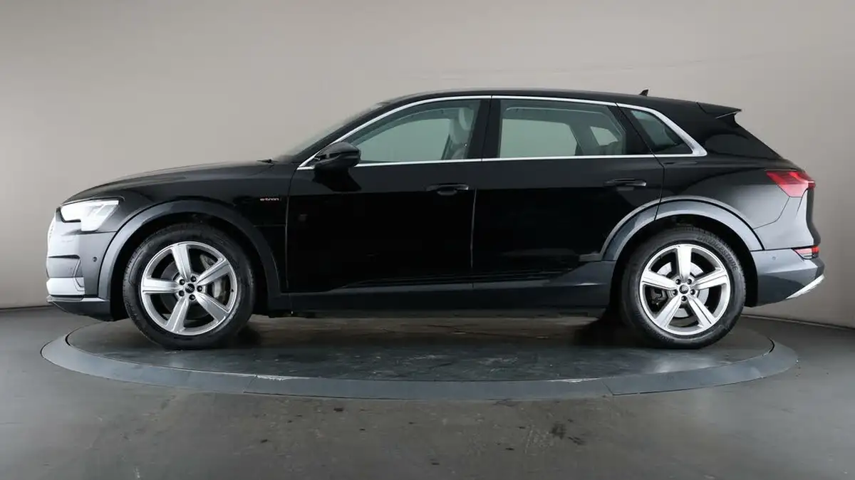 2021-audi-e-tron-50e-technik-station-wagon-big-38