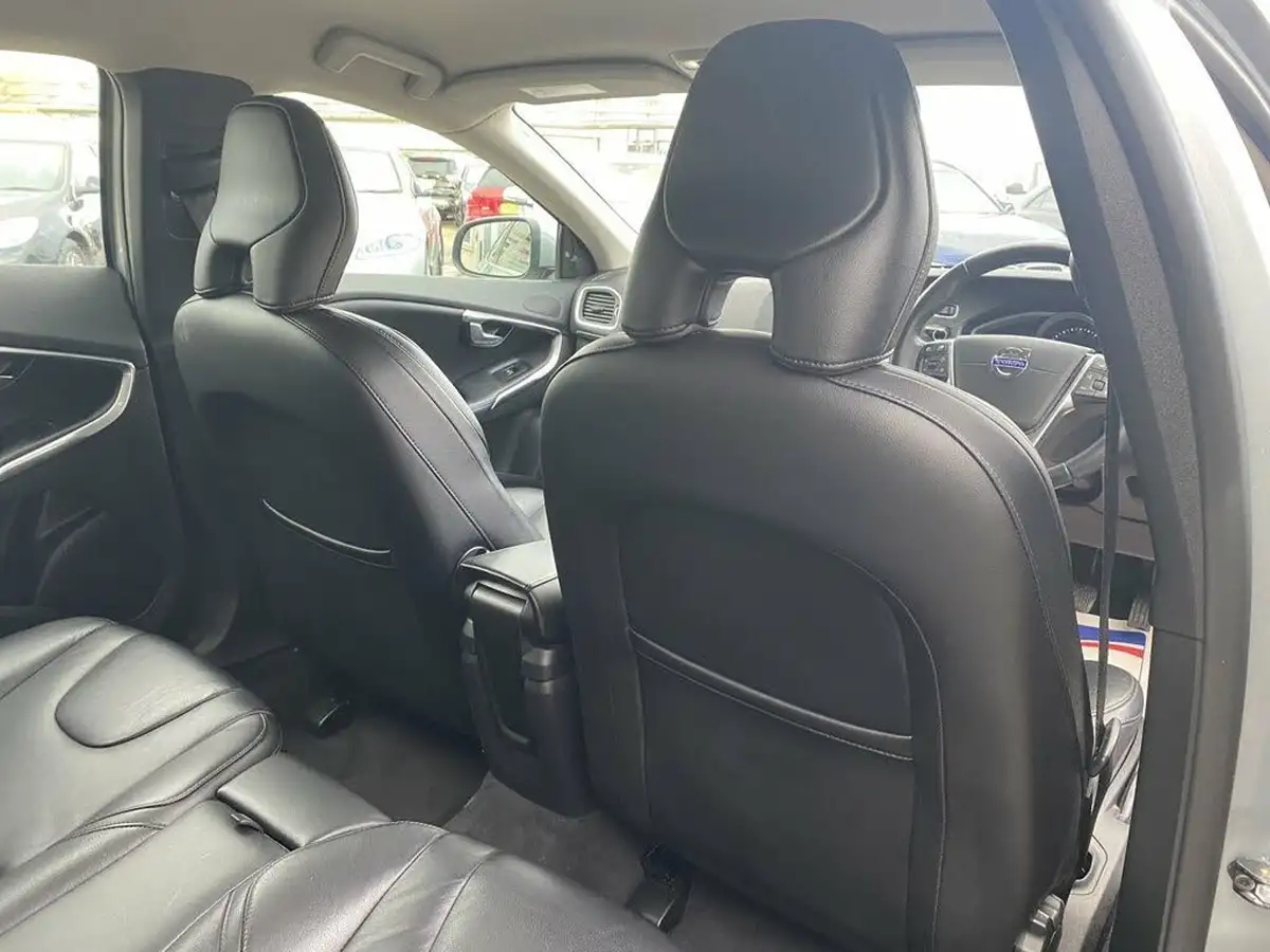 2017-volvo-v40-15-t3-inscription-big-17