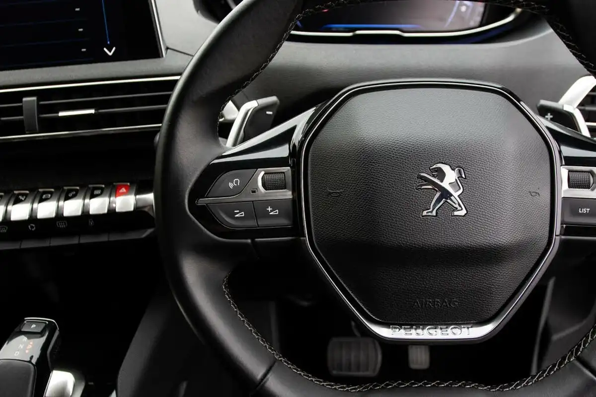 2020-peugeot-5008-suv-12-puretech-allure-eat8-big-19