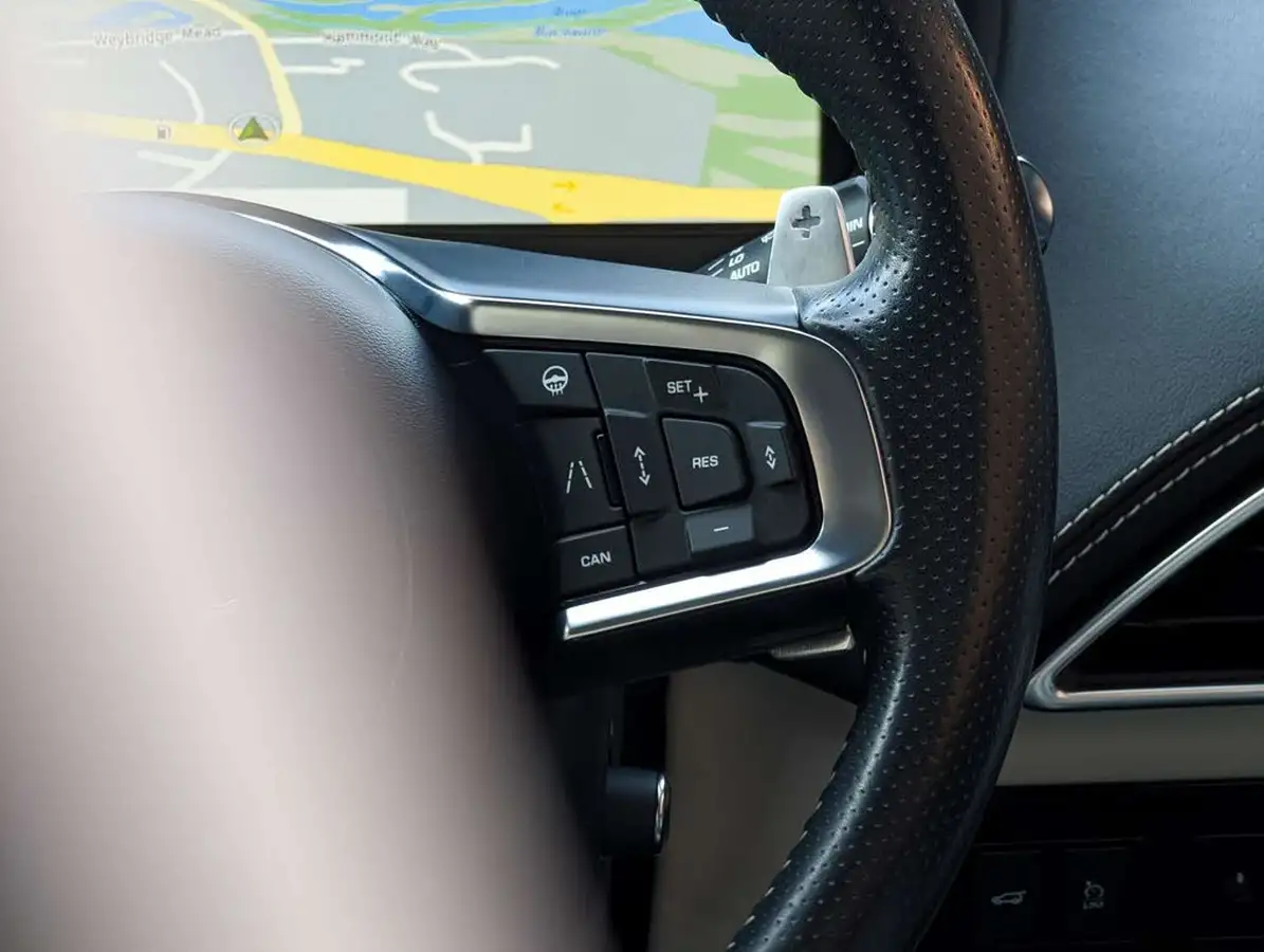2020-jaguar-f-pace-50-v8-sc-svr-big-36