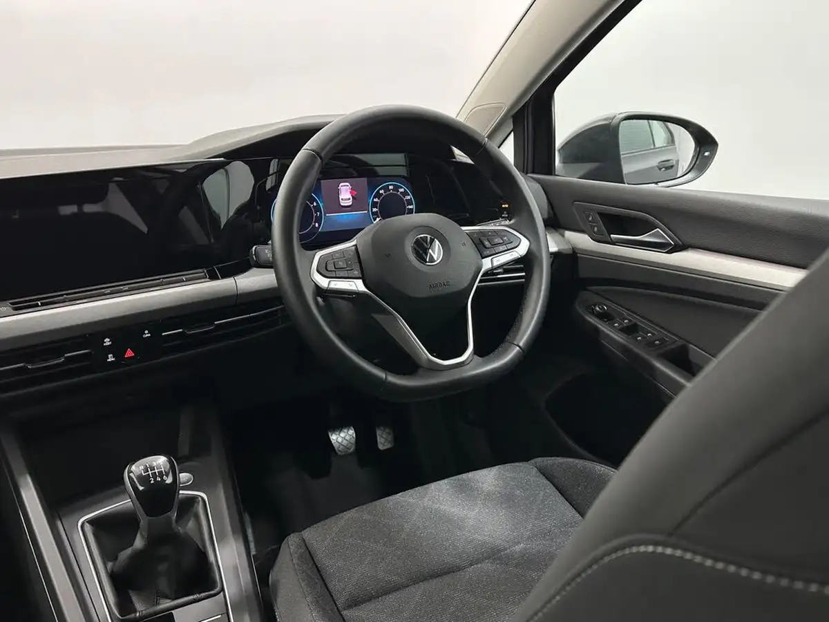 2022-volkswagen-golf-15-tsi-life-150ps-hatchback-big-10