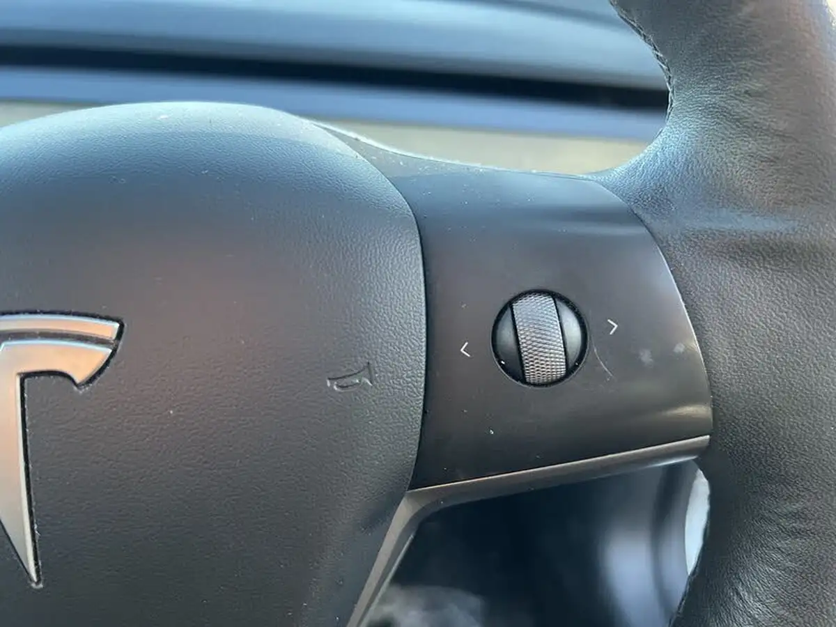 2021-tesla-model-3-e-long-range-awd-big-17