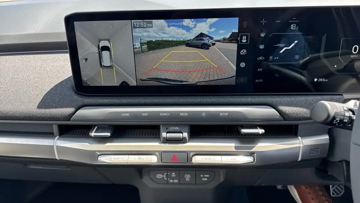 2025-kia-ev3-e-gt-line-s-big-18