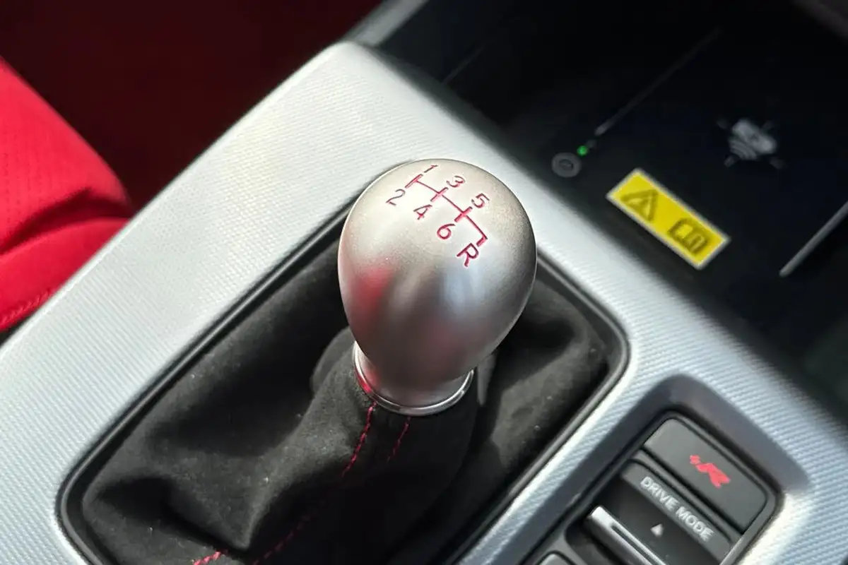 2023-honda-civic-20-i-vtec-type-r-big-50
