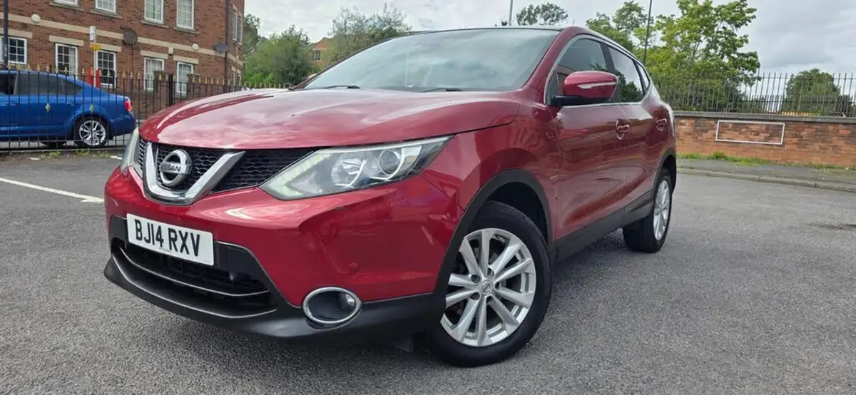 2014-nissan-qashqai-15dci-acenta-premium-big-2
