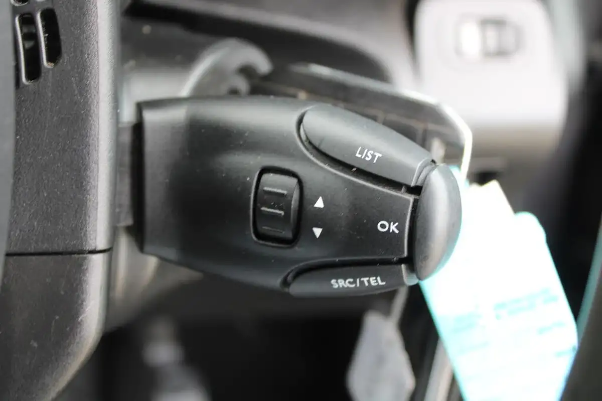 2018-citroen-berlingo-16bluehdi-650-enterprise-big-31