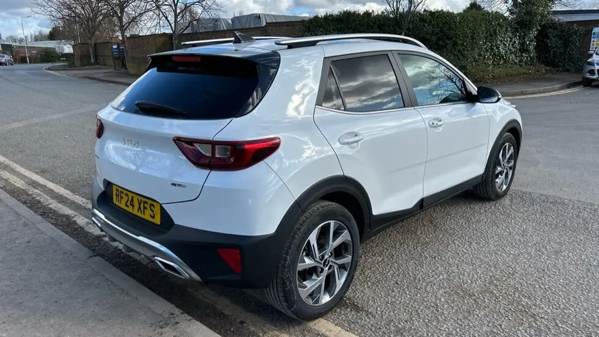 2024-kia-stonic-10-t-gdi-gt-line-s-98bhp-dct-big-30