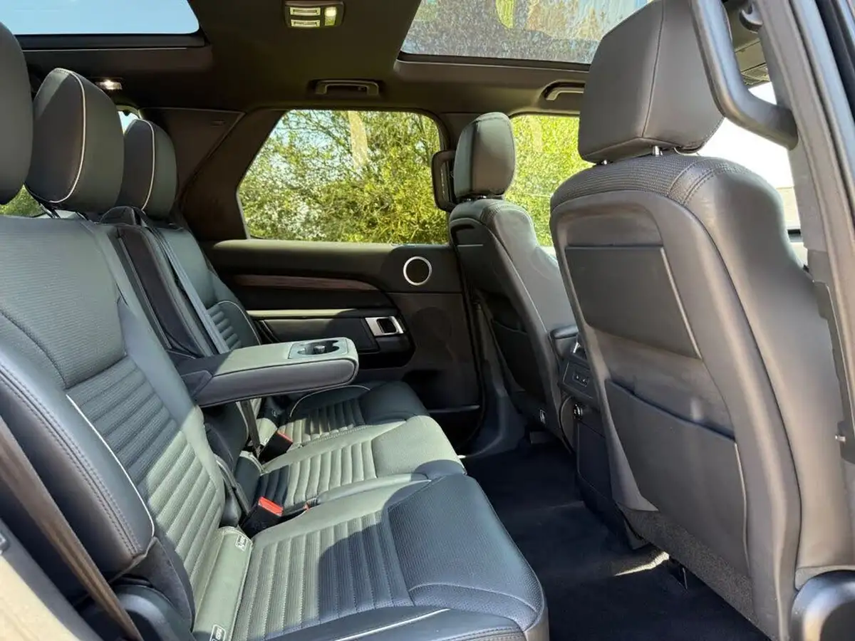 2019-land-rover-discovery-30-sd6-commercial-hse-big-18