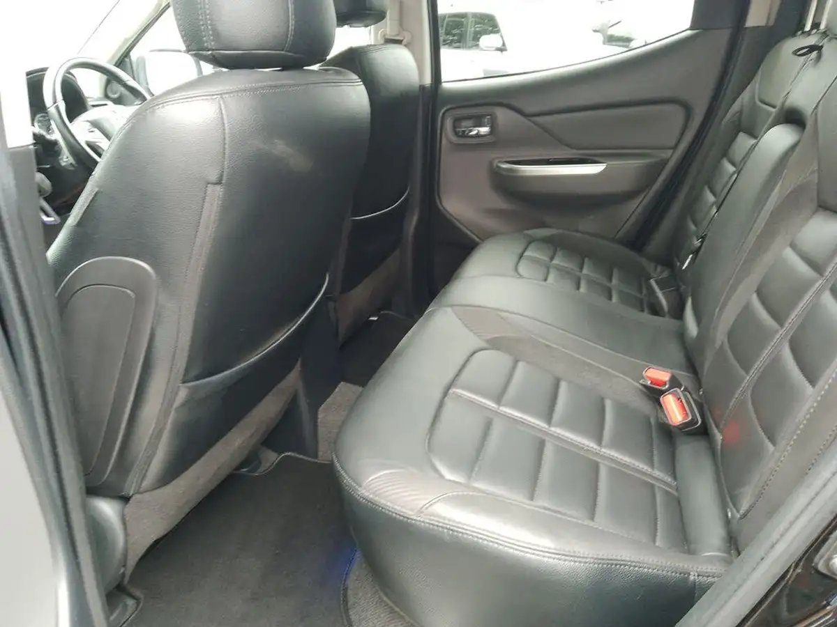 2019-mitsubishi-l200-24di-d-barbarian-black-hardtop-auto-big-31