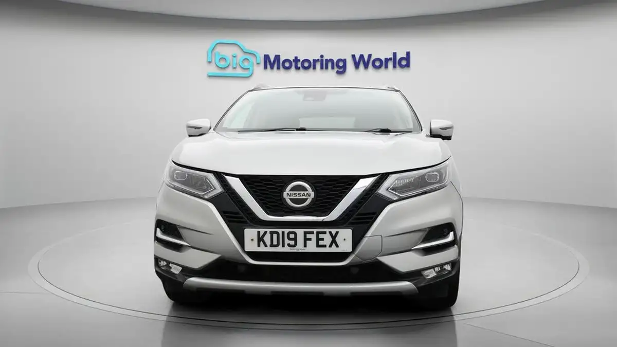 2019-nissan-qashqai-13-dig-t-n-motion-140ps-big-2