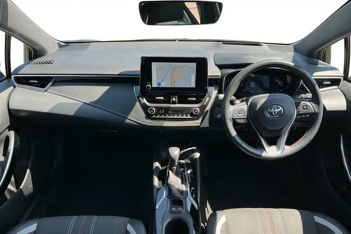 2022-toyota-corolla-18-vvt-i-gr-sport-120bhp-trk-hatchback-big-9