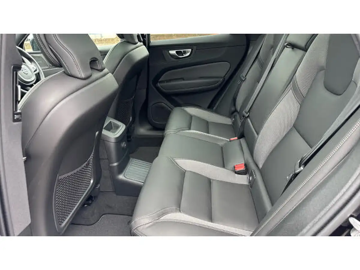 2025-volvo-xc60-20-t6-plus-black-edition-big-9