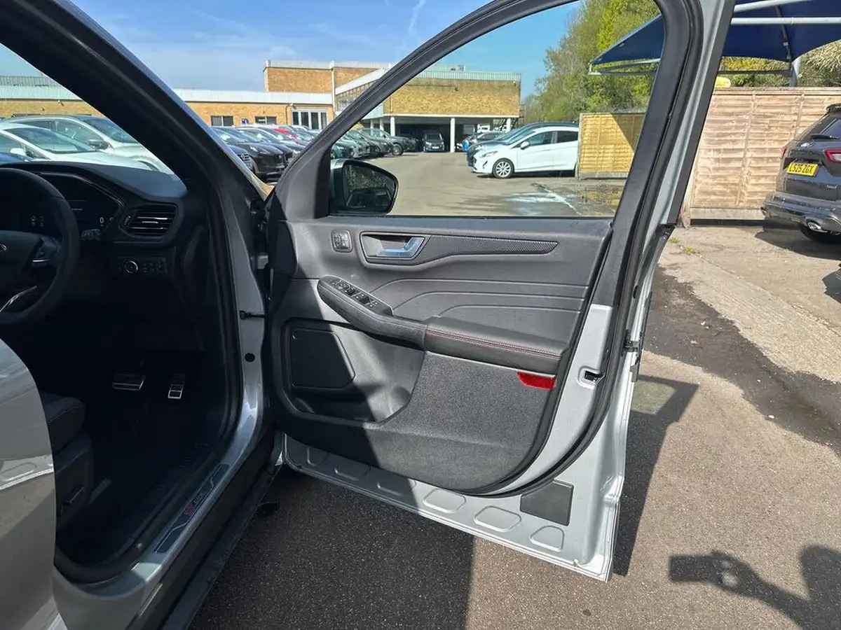 2025-ford-kuga-25t-st-line-243ps-phev-big-34