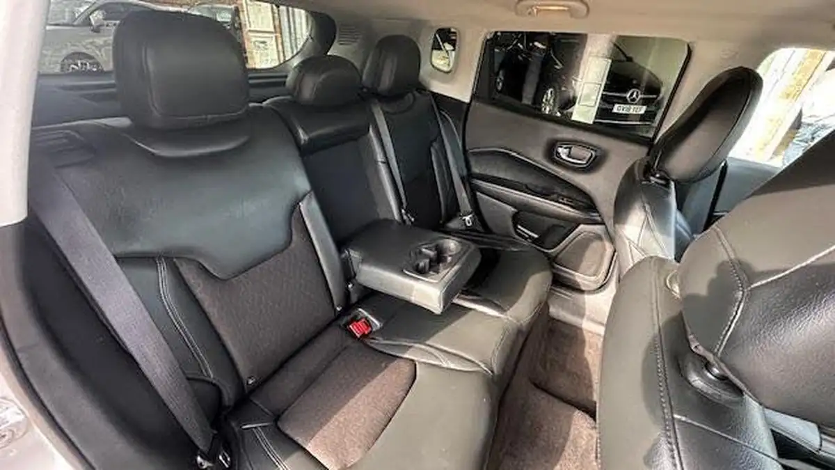 2018-jeep-compass-14-multiair-ii-longitude-big-21