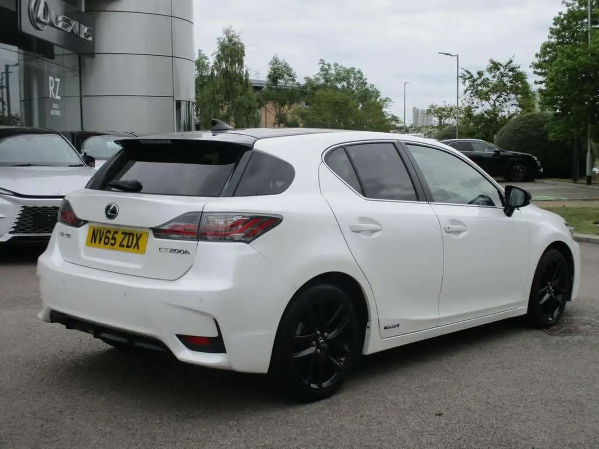 2015-lexus-ct-200h-18-sport-big-5