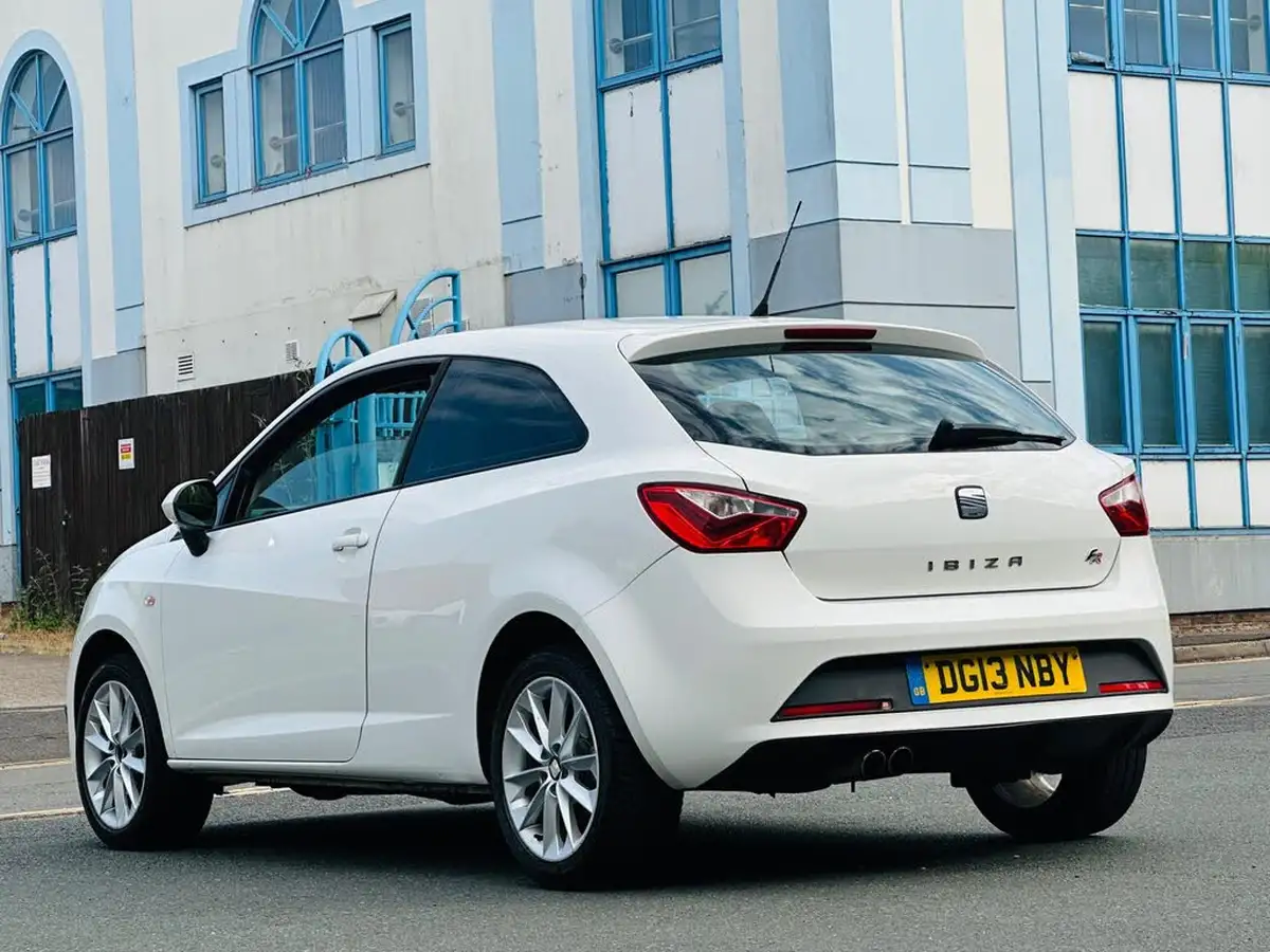 2013-seat-ibiza-20td-fr-143-cr-sportcoupe-hatchback-3d-big-9
