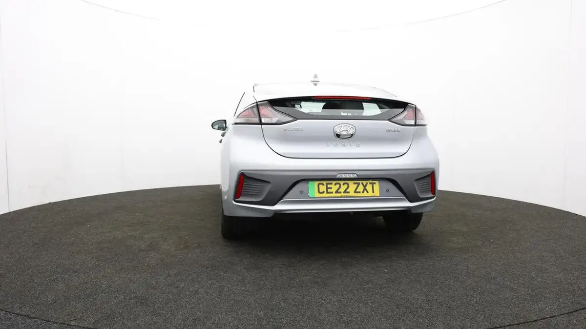 2022-hyundai-ioniq-e-premium-electric-big-38