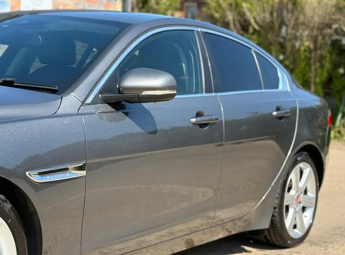 2016-jaguar-xe-20td-portfolio-180ps-big-23