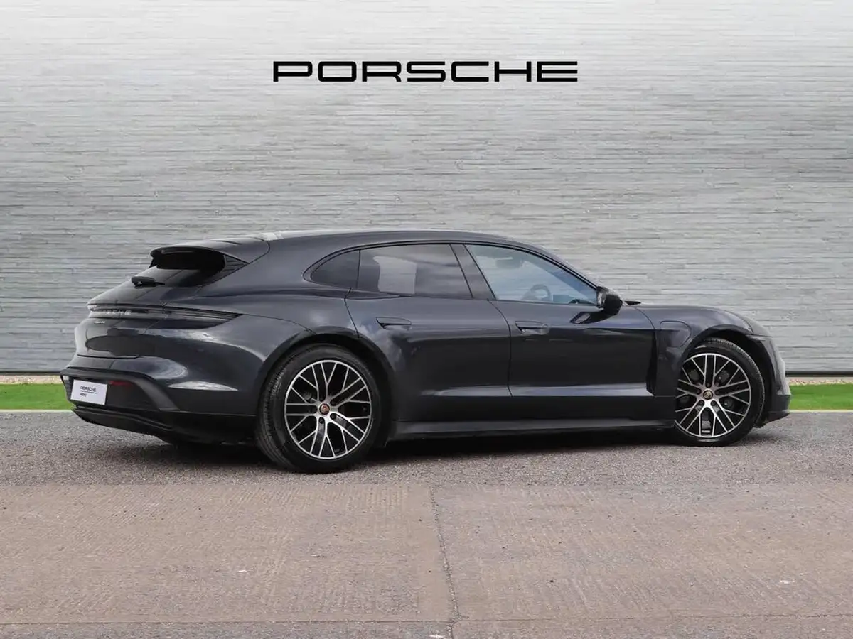 2022-porsche-taycan-e-sport-turismo-476ps-performance-battery-plus-big-3