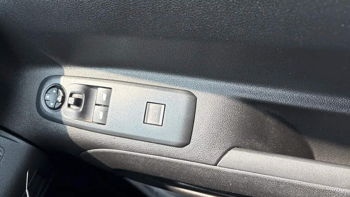 2021-toyota-proace-city-15d-icon-100hpeu6dt-e-l1-big-21