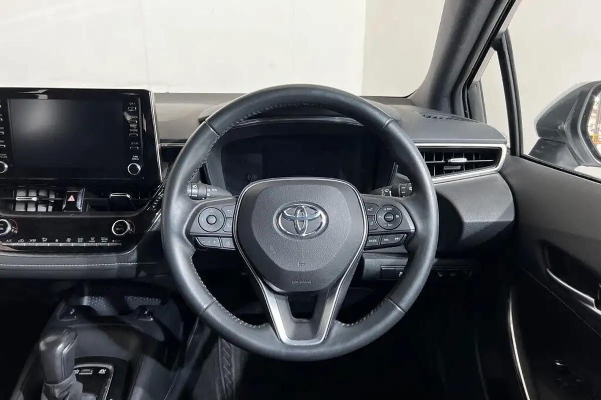 2022-toyota-corolla-18-vvt-i-icon-tech-spare-wheel-touring-sports-5d-big-14