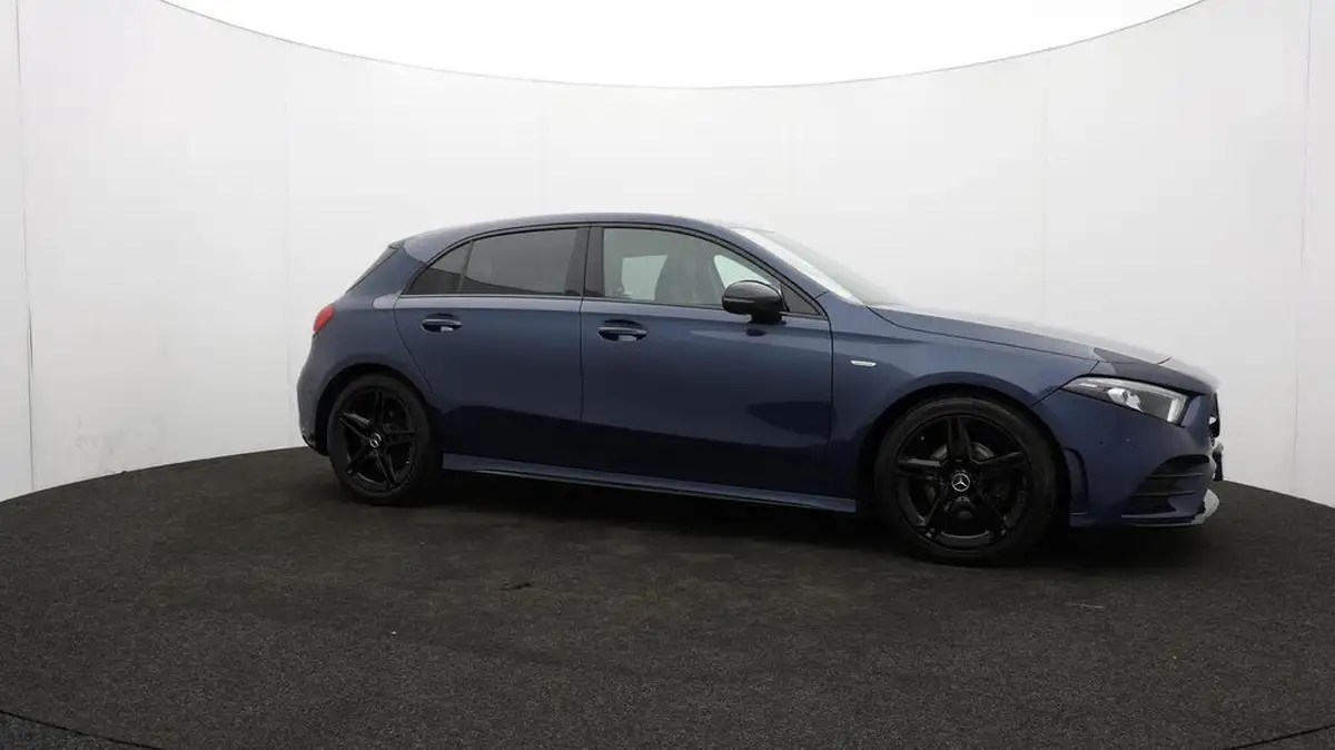 2022-mercedes-benz-a-class-13-a180-amg-line-executive-edition-hatchback-5d-7g-dct-big-47