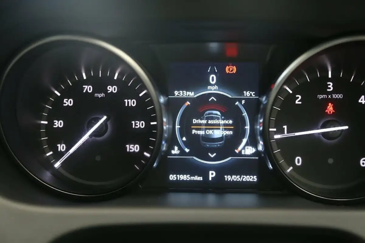 2019-land-rover-discovery-sport-20td4-landmark-big-56