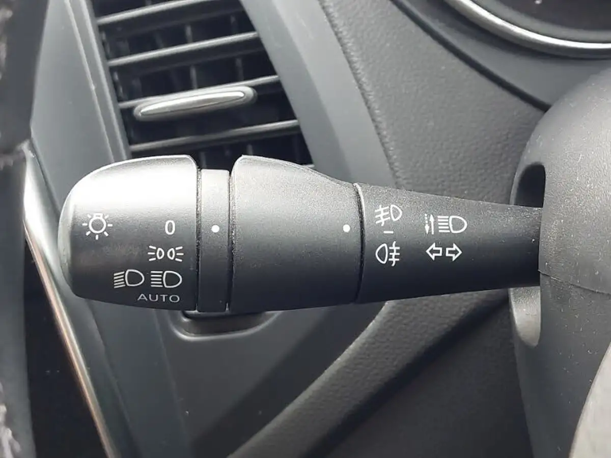 2018-renault-captur-09-tce-dynamique-s-nav-big-14
