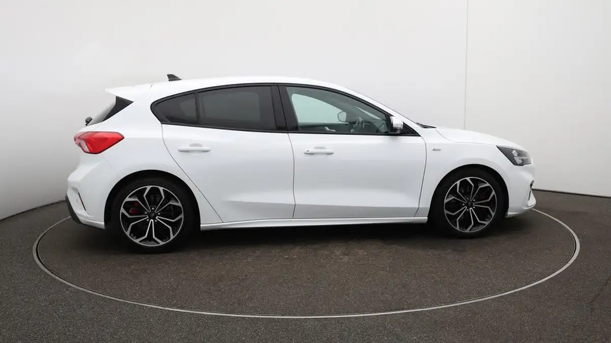 2020-ford-focus-20-st-line-x-hatchback-big-39
