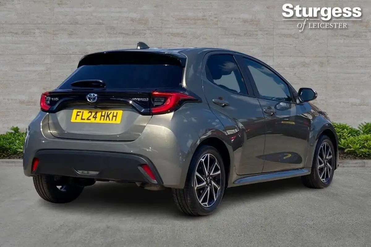 2024-toyota-yaris-15-vvt-i-design-big-4